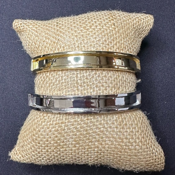 EP Jewelry Charm Bracelet - Picture 2 of 2